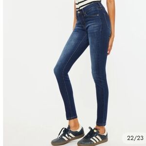KanCan Mid-Rise Super Skinny Jean EUC - Women's Size 27 - Dark Wash